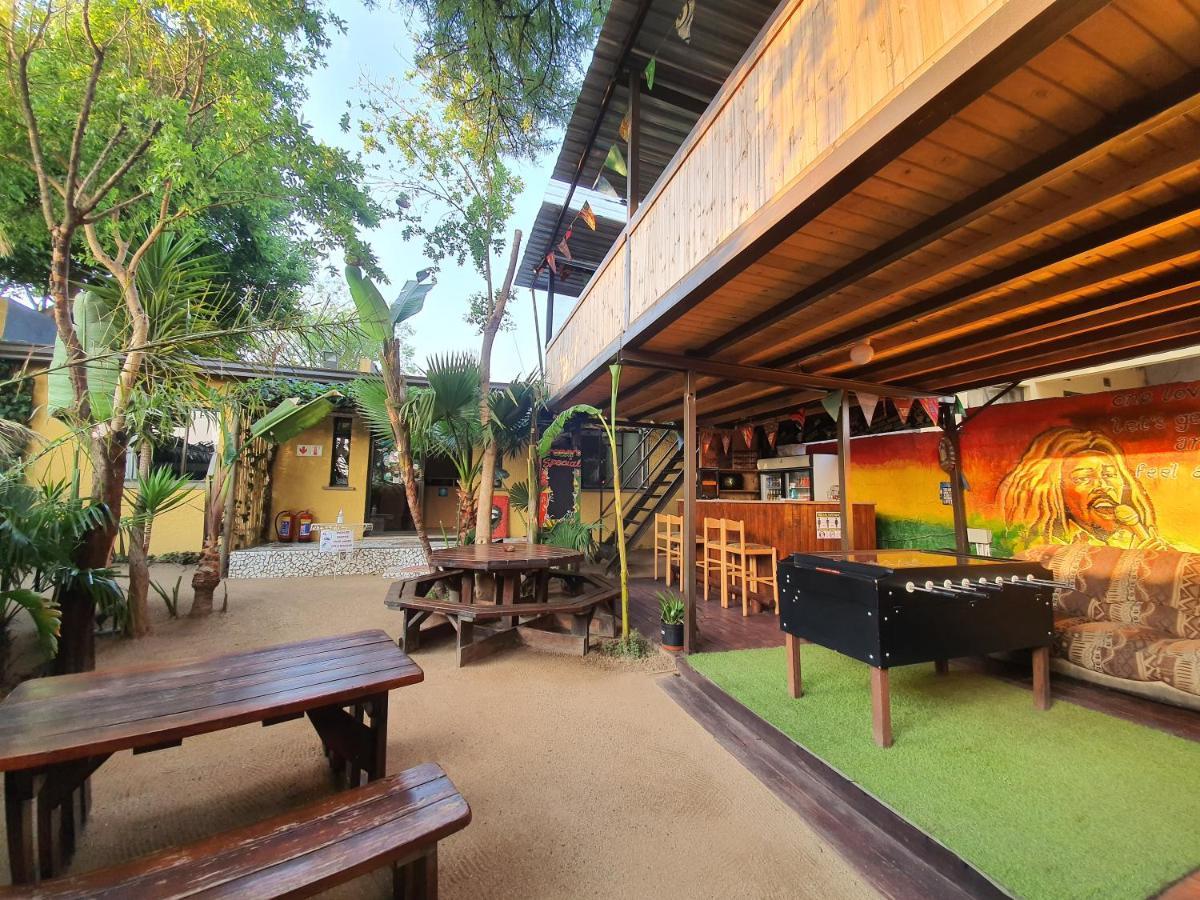 Lebo'S Soweto Backpackers 호스텔 외부 사진