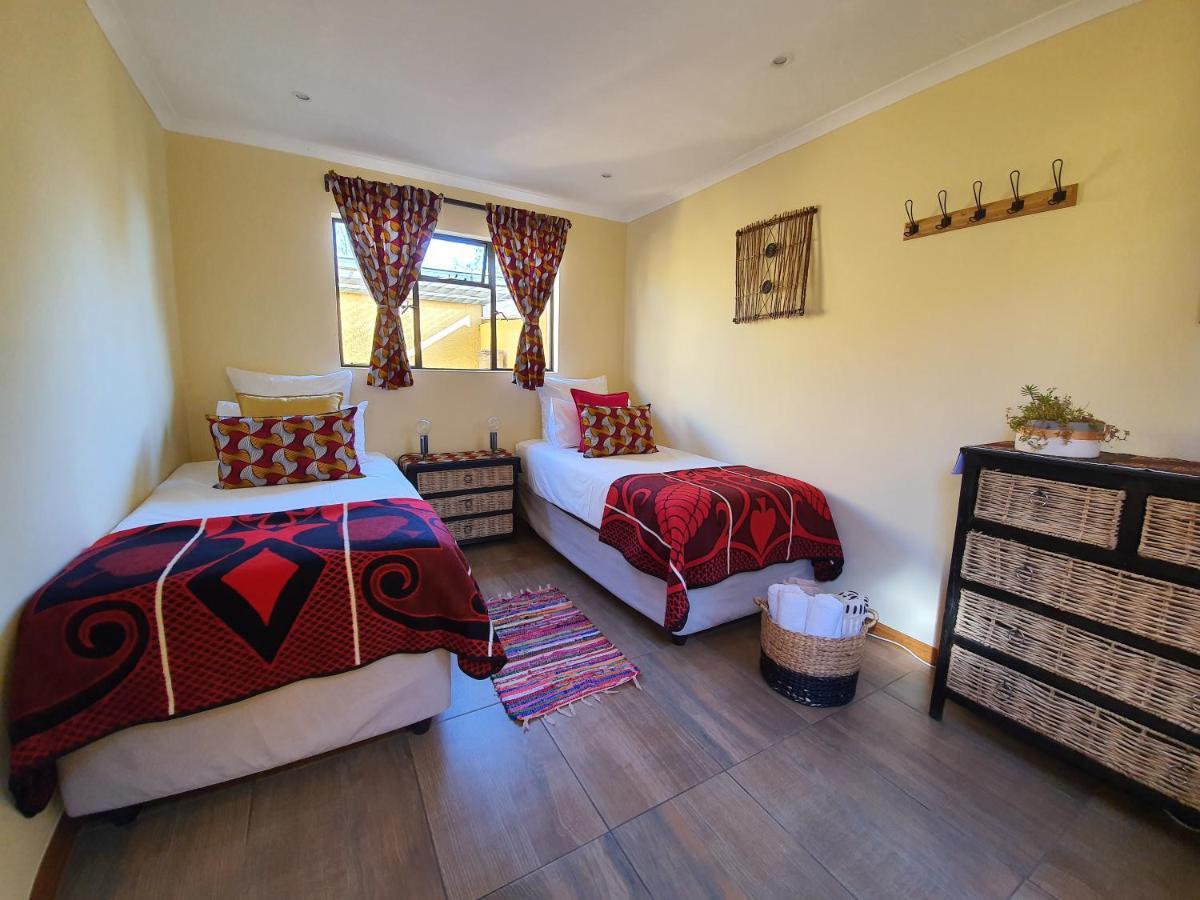 Lebo'S Soweto Backpackers 호스텔 외부 사진