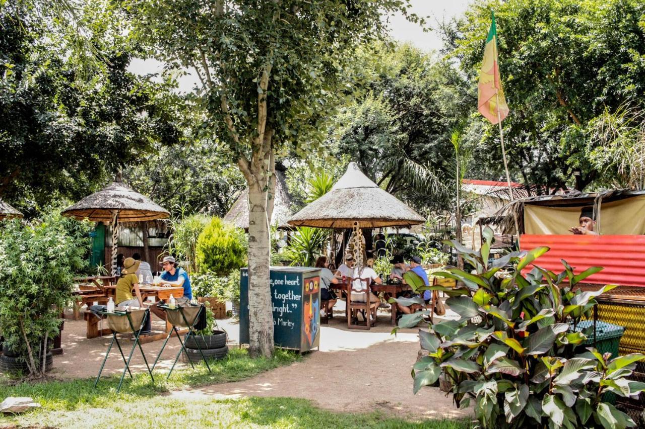 Lebo'S Soweto Backpackers 호스텔 외부 사진