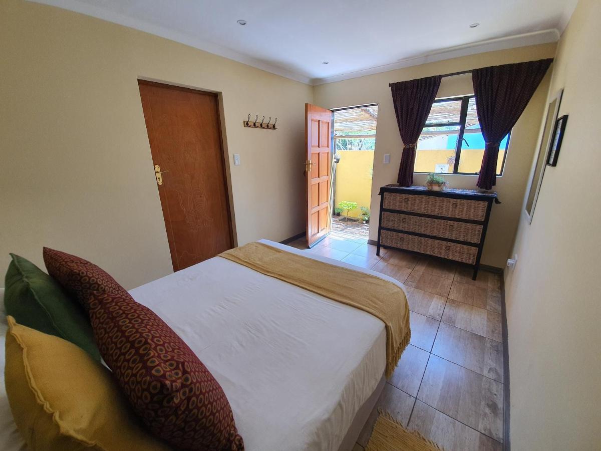 Lebo'S Soweto Backpackers 호스텔 외부 사진
