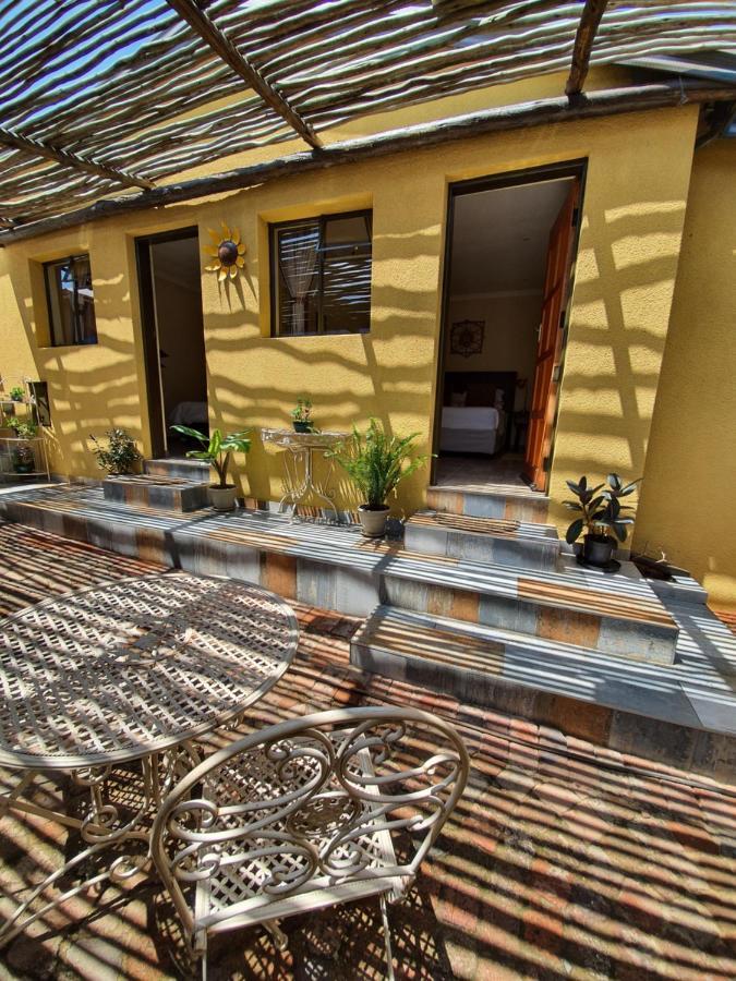 Lebo'S Soweto Backpackers 호스텔 외부 사진
