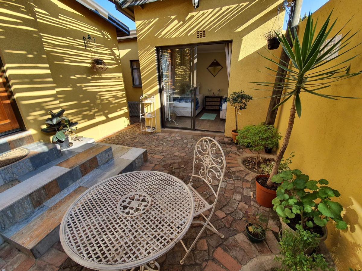 Lebo'S Soweto Backpackers 호스텔 외부 사진