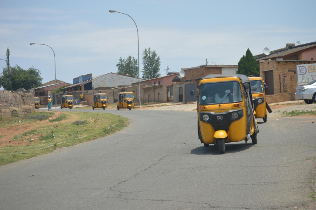 Lebo'S Soweto Backpackers 호스텔 외부 사진