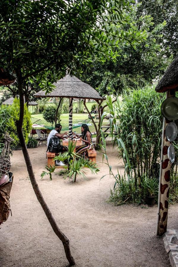 Lebo'S Soweto Backpackers 호스텔 외부 사진