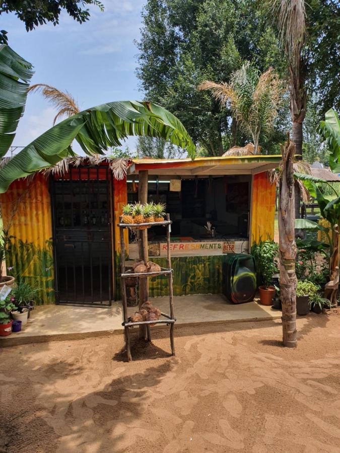Lebo'S Soweto Backpackers 호스텔 외부 사진